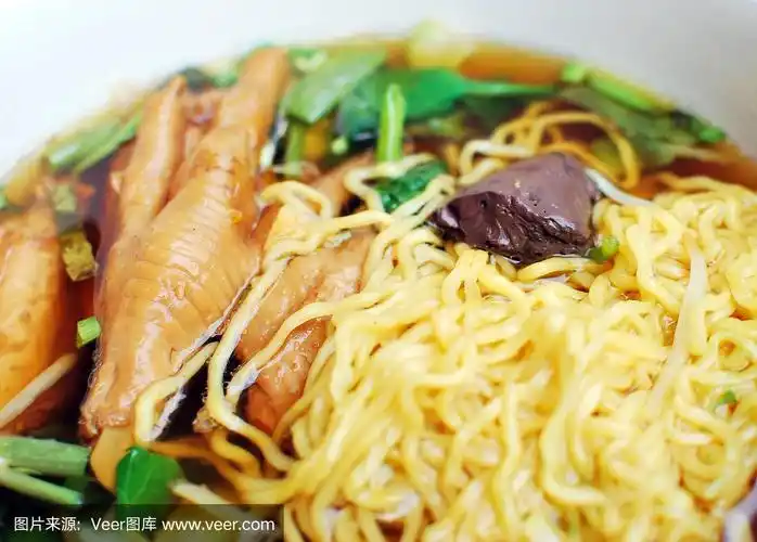 泰式鸡爪汤面条