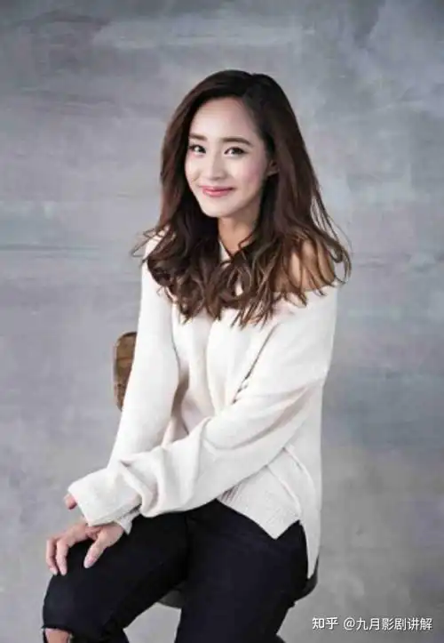 功夫女星王智温柔甜美笑容迷人