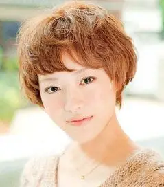 大脸短发发型帅气女中性