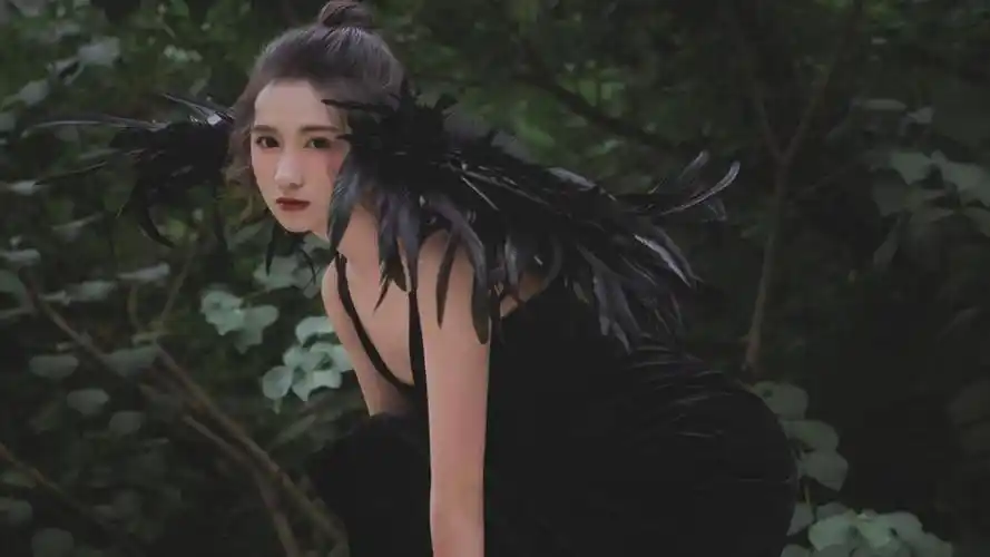 暗黑系美女性感冷艳撩人写真,高清壁纸图片,大陆美女-回车桌面