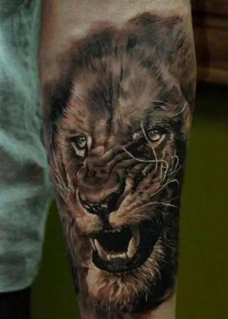 手臂霸气狮子头纹身图案