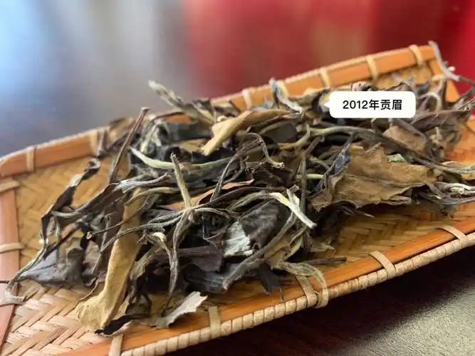 2012年一级贡眉礼盒装福鼎白茶