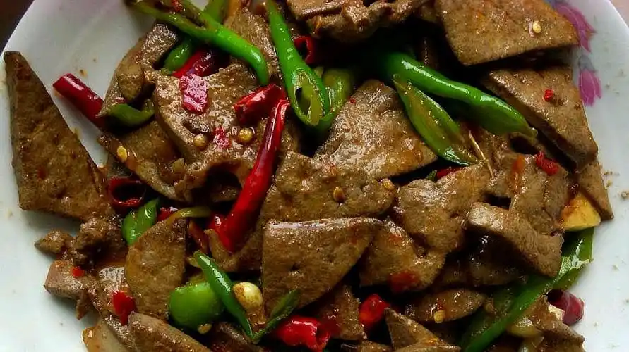 爆炒猪肝鲜香嫩滑的做法 不会炒老而且没有腥味 开胃又下饭