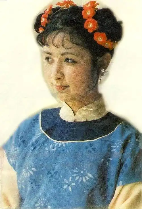 因侧影迷人被剧组选中红楼梦尤二姐扮演者张明明的艺术人生