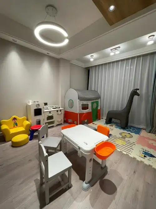 宜家的凳子别人送的鞋子乐高两用游戏桌宜家的小帐篷厨房模拟玩具可以