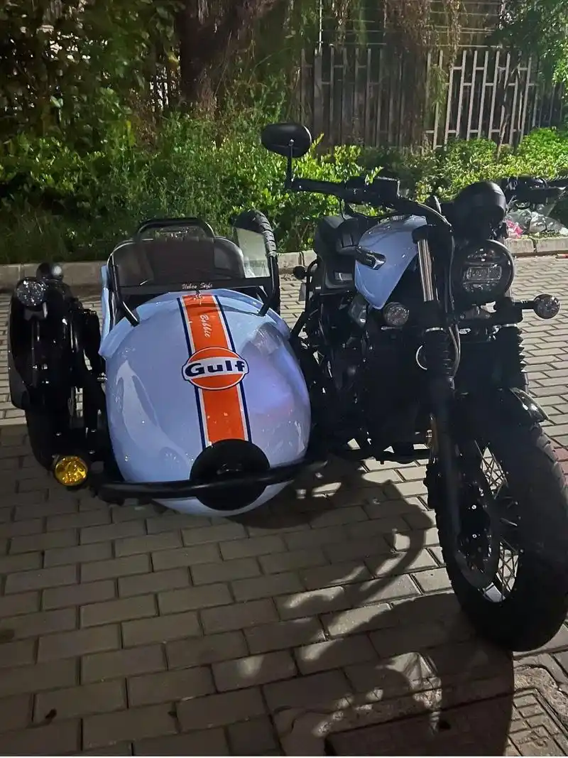 八嘎 侉子 边三轮真酷 车头有点重 有点抖 反正就剩帅了