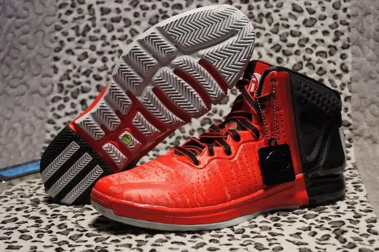 adidas d rose 4 罗斯4代 黑红公牛配色 41-45码 869