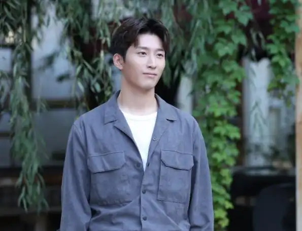 窦骁-窦骁个人资料及图片窦骁简介年龄身高八卦-小薇女性时尚