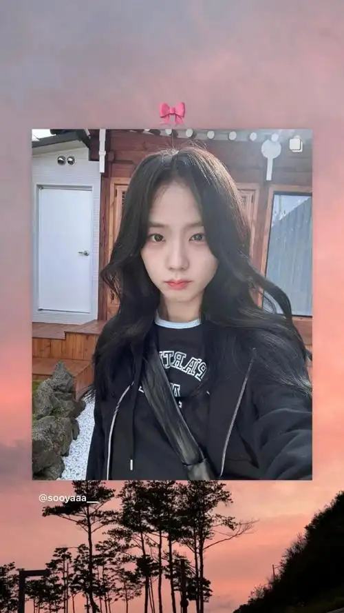 kimjisoo超话92#金智秀心动初恋#  【图片】240528 智秀ins/ins