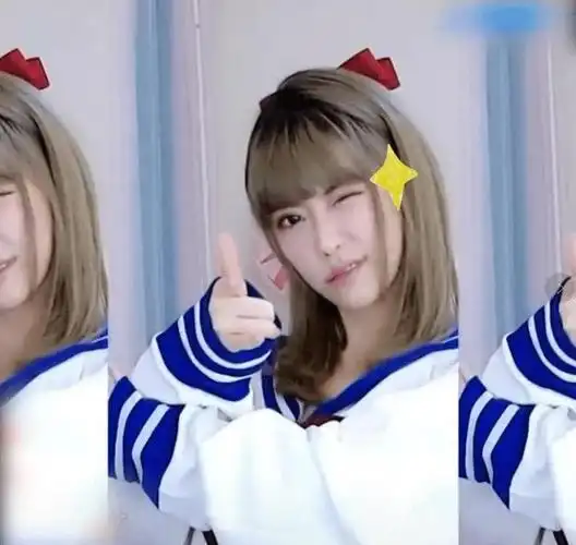 很多人都喜欢周淑怡敲桌子的动作,但是这回是跳舞,而且还是wink