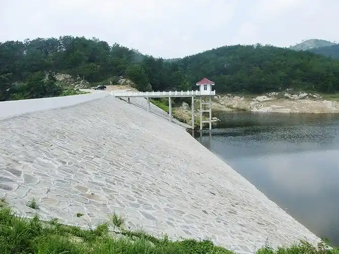 大悟阮陀寺水库浆砌石护坡
