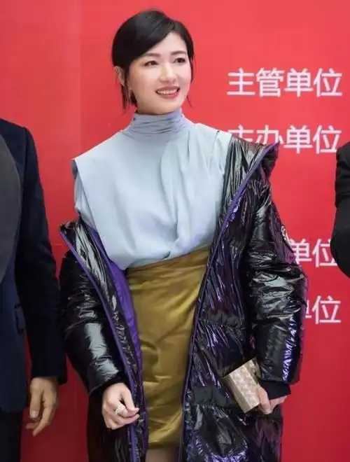 "不婚族"万茜:我这辈子最正确的决定,就是嫁给普通摄影师老公|演员