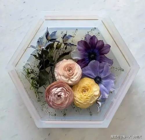 花艺保色干燥组拼了解永生花的制作工艺洁之缘花艺