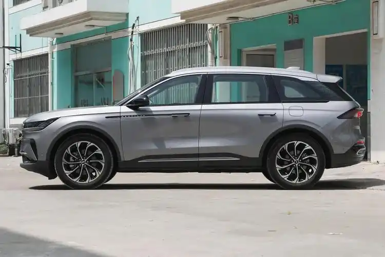 全新一代林肯航海家上市,2.0t 8at,售价32.88-37.88万元