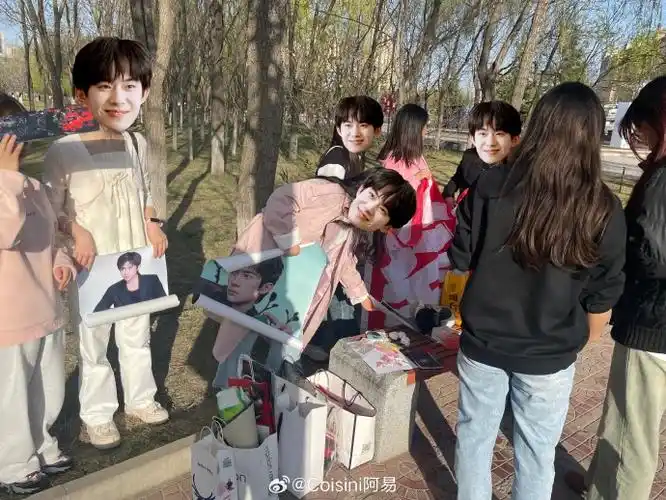 易烊千玺电影小小的我##四字 易烊千玺 yyqx 四字弟弟