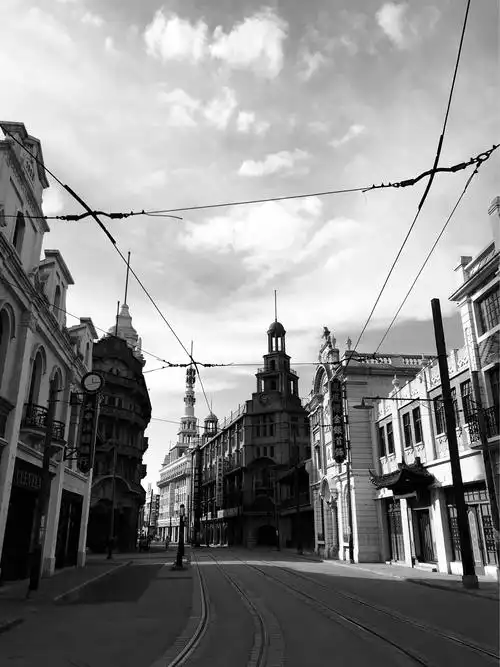 漫步怀旧商业街 穿越回上世纪的老上海.