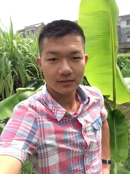 会看面相的大师们分析下这个男人面相如何