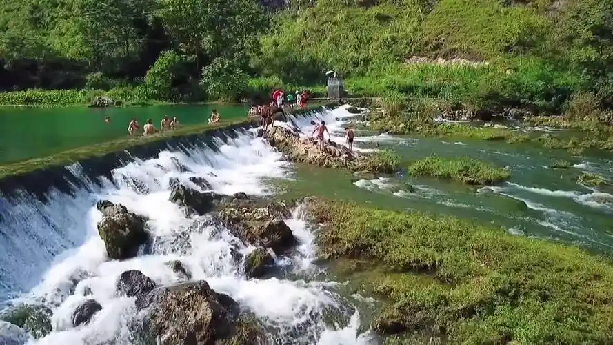 航拍都安响水关,这么清澈的水质,真不愧是游泳玩水的天堂