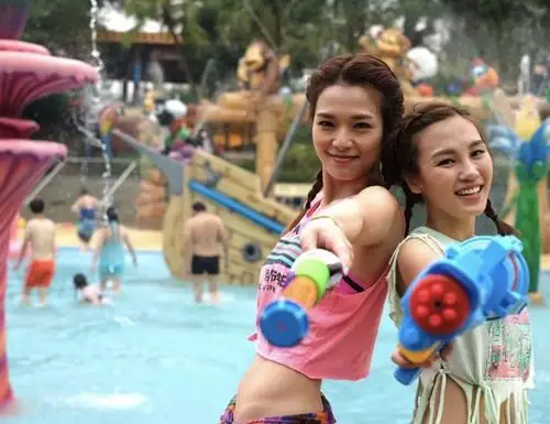 离婚后如获新生,37岁吕慧仪大晒蚂蚁腰