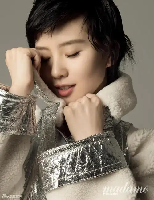 组图:刘诗诗短发造型引争议 突破尝试别有潇洒味道