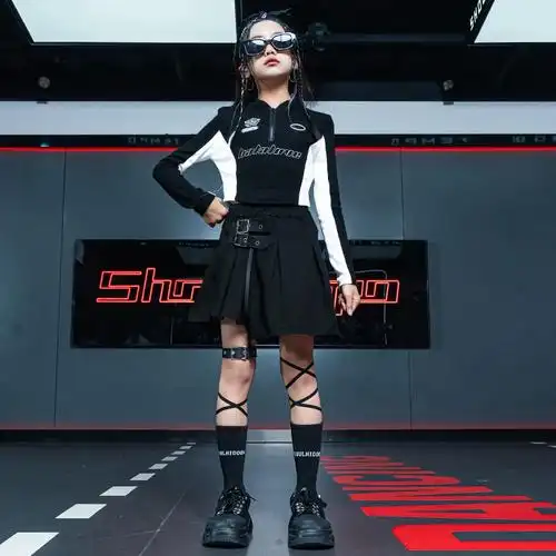 少儿街舞嘻哈演出服套装女孩个性时髦潮牌爵士舞走秀舞蹈服春秋装