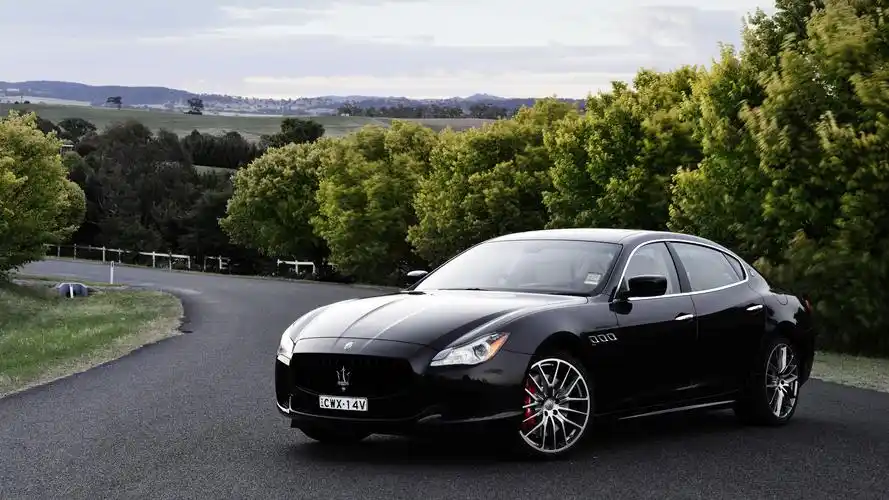 高性能豪华玛莎拉蒂总裁轿车