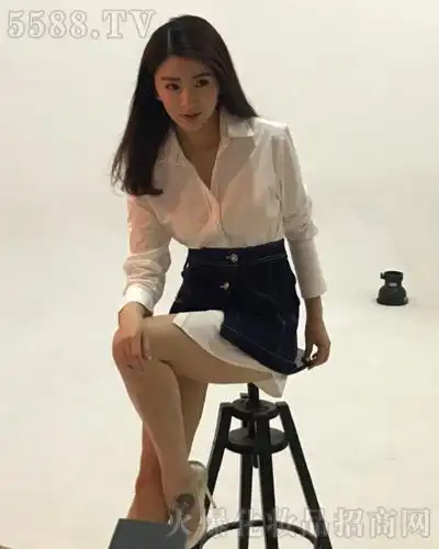 刘庭羽代言小资生活化妆品连锁,创业致富不用愁