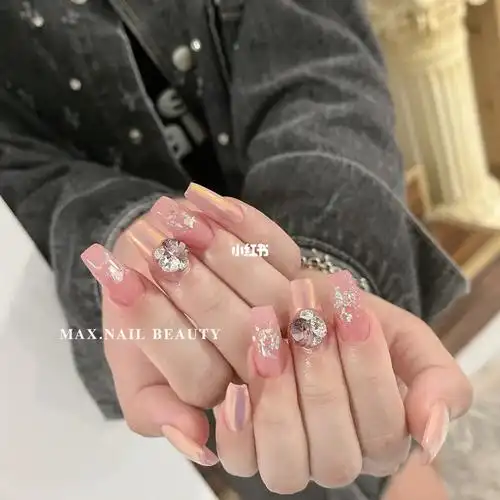 裸粉美甲粉色美甲