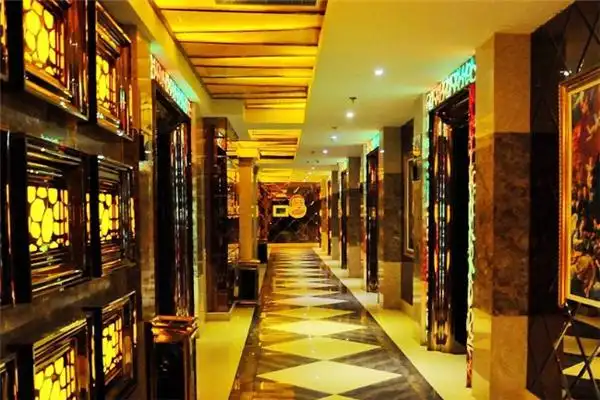 壹号公馆ktv7.青山溪旅游度假区8.柳叶湖旅游度假区9.希腊神话金殿10.