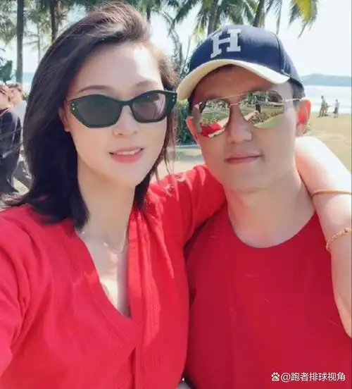 惠若琪和高才生杨臻博的结合,是排球圈的一段佳话,两个人是真正的郎才