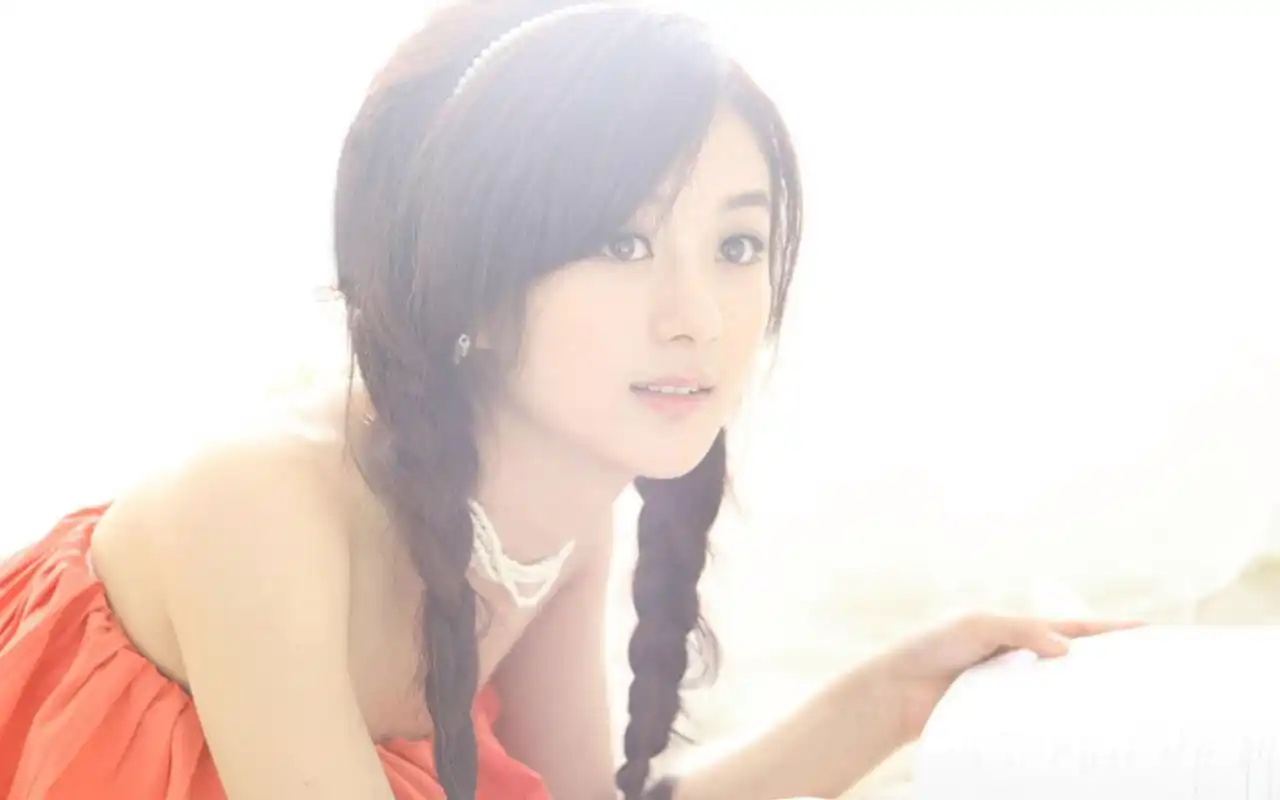 可爱甜美女星赵丽颖杉杉来吃唯美写真桌面壁纸