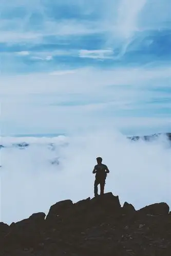 山,云,男人,剪影 4k