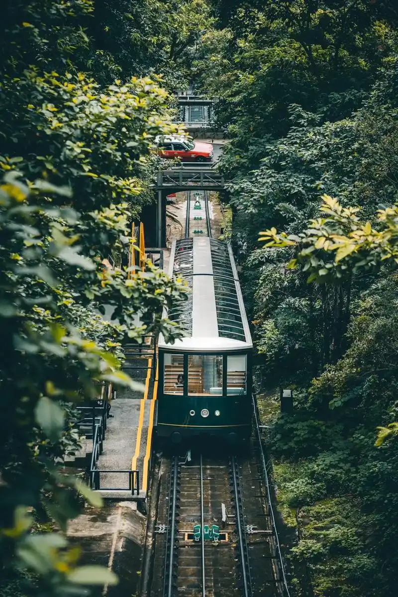 为这组百年缆车06,我又爬了次香港太平山.#旅行目的地清单  - 抖音