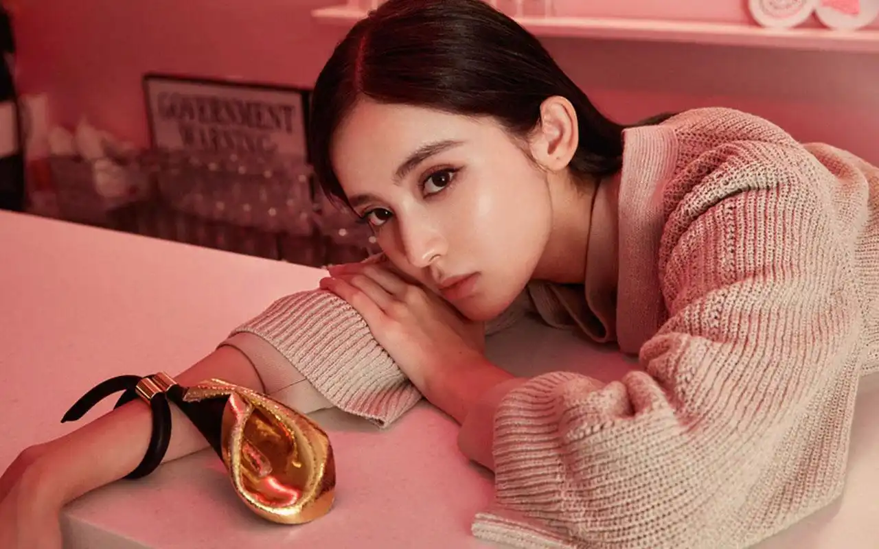 古力娜扎时尚性感写真高清壁纸