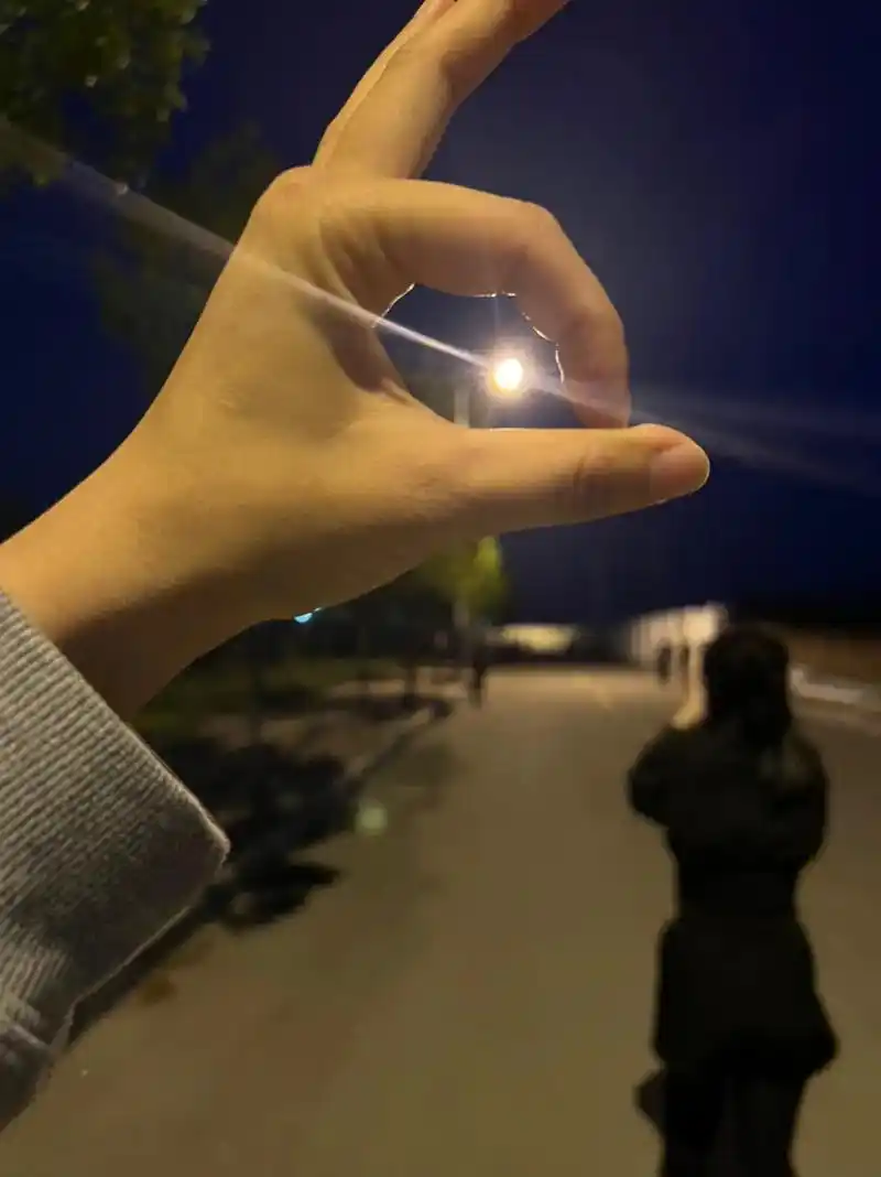 你决定不了一个人的出现,也挽留不了一个人的离开,你能做的只有 - 抖