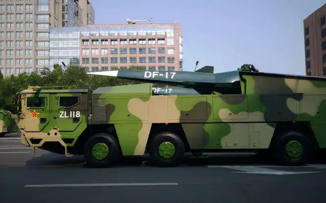 东风17反舰导弹最远射程可达2500公里是火箭军的突防利器