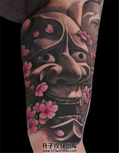 男性大臂般若樱花纹身