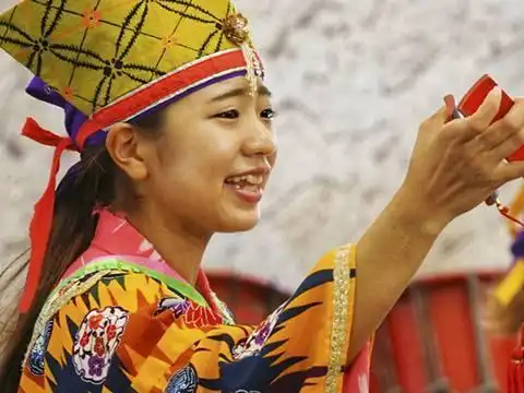 "日本冲绳老奶奶,原是福建人后裔_琉球