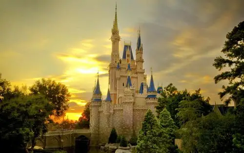 描述: 在夕阳的城堡-城市建筑壁纸 当前壁纸尺寸: 1920 x 1200