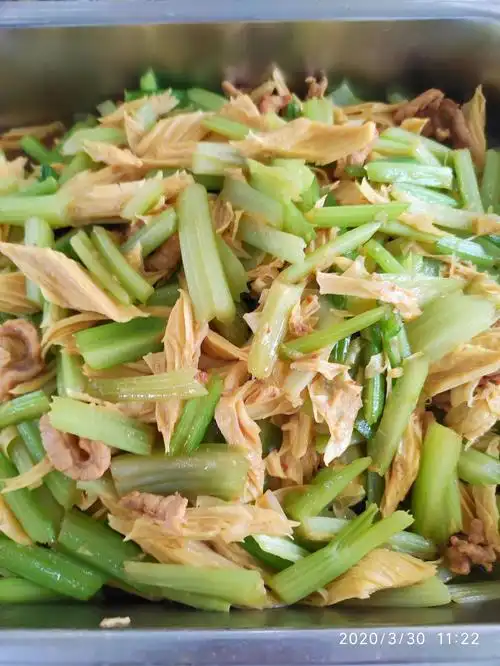 芹菜炒腐竹