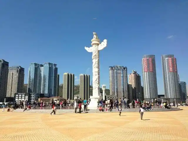 它是世界最大的城市广场,面积堪比四个天安门广场!