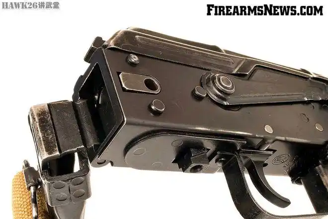 苏联aks-74步枪的历次演变 专为空降部队研制 折叠枪托多次修改