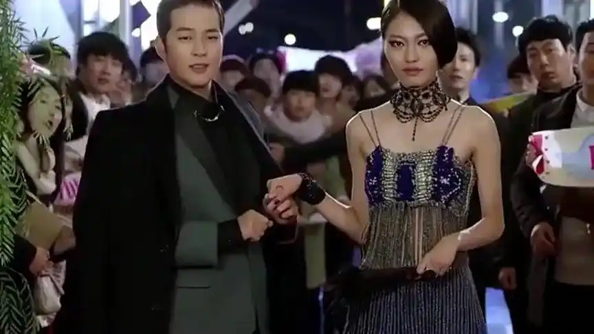 李多海裙子破了,前男友故意看她出丑,结果没想到她惊艳全场