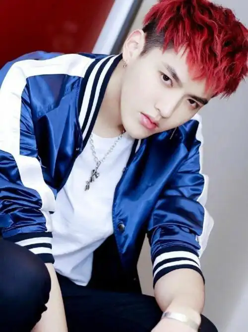 吴亦凡年轻时的长相为何如此完美