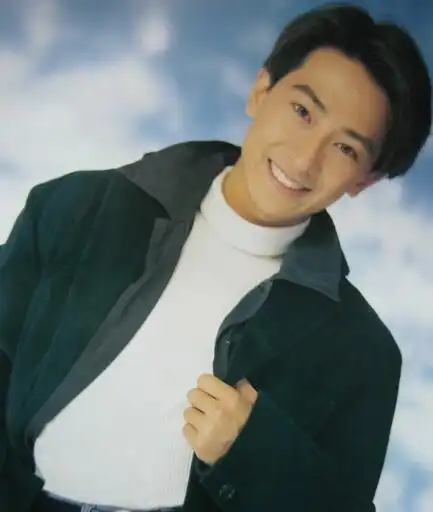 因打篮球遭封杀, 做生意连亏千万, 今娶"女生宿舍"成员!