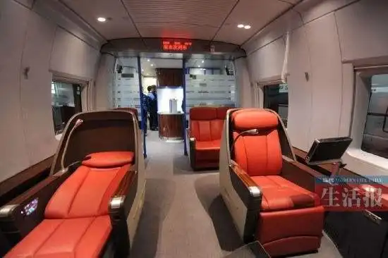 高铁商务座:可调姿势配电视饭桌电源插座(图)