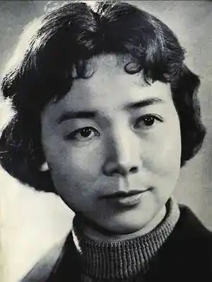 96岁演员田华近况曝光:78岁鲍国安含泪叫老娘,温馨画面太感人!