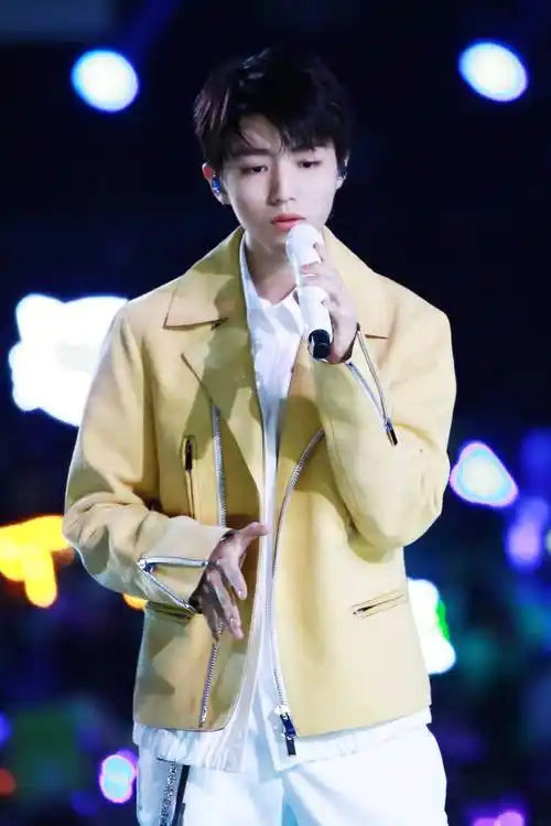 超话  你是我漫长人生里的无可替代  晚安,小凯  @tfboys-王俊凯  cr