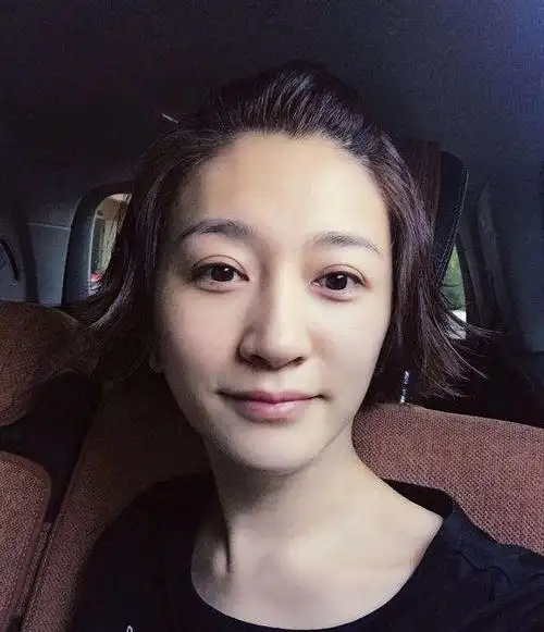 1,真正优雅的女人,一般都具备这4个特征,即使长相普通,也很精致