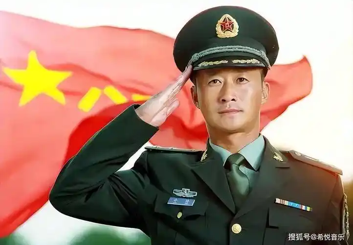 吴京晒军装照片遭大v质疑真实性,引发社交媒体热议_军人_形象_网友